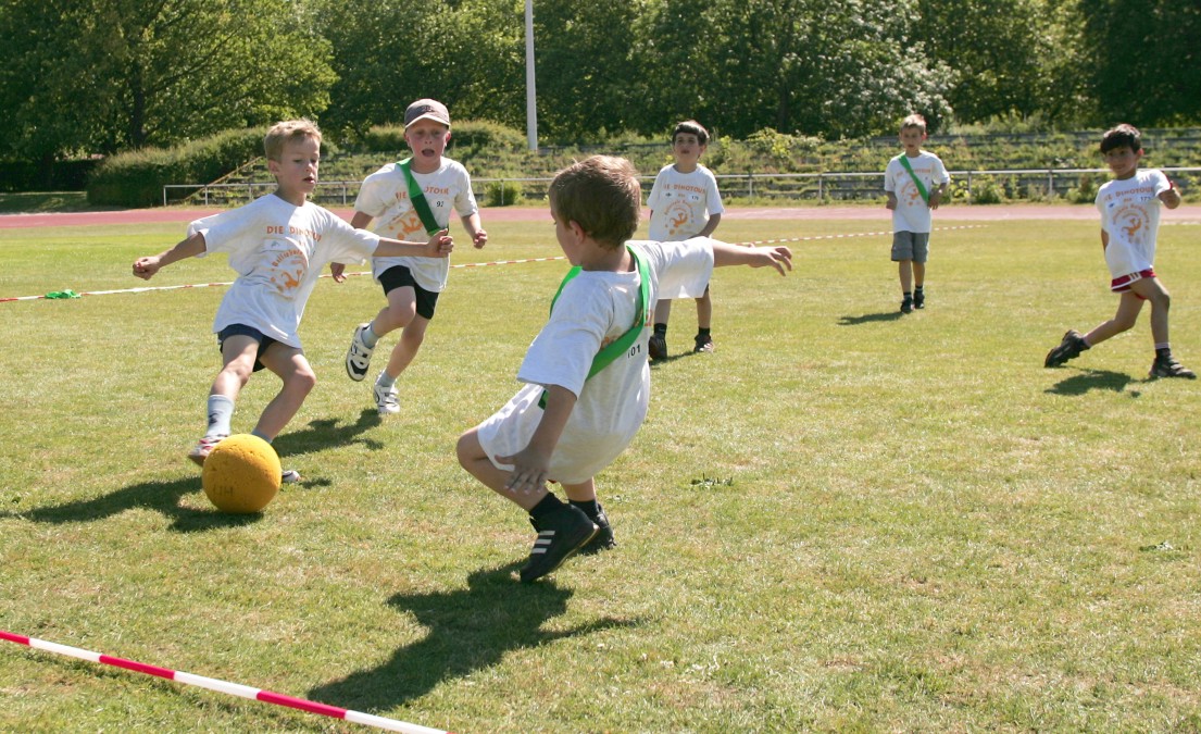 Ballschule_Fuß4 (1).jpg